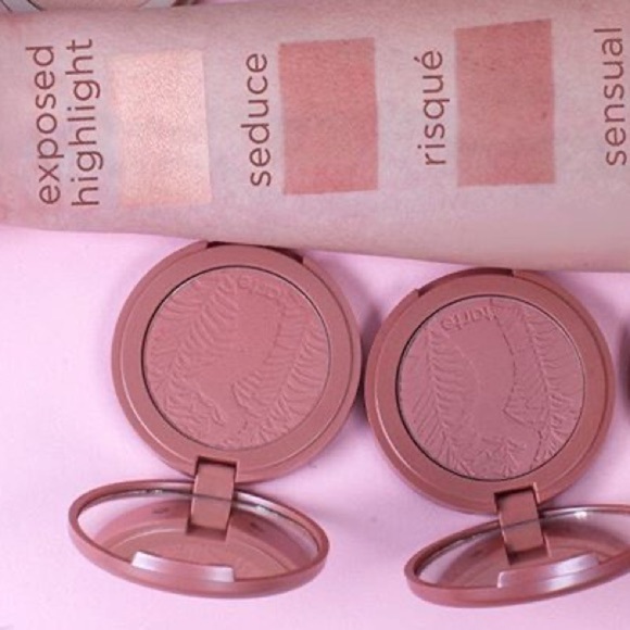 Rare Discontinued Tarte Blush in Seduce - Picture 1 of 2